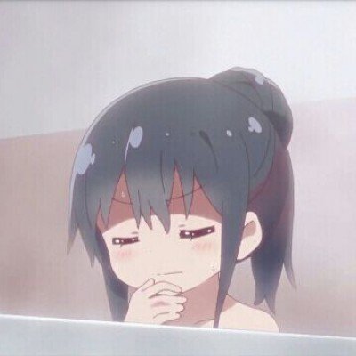 吊篮坠落两工人被绳索吊在半空